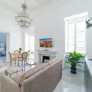 https://carmelita-valletta.hotelssaintjulians.com